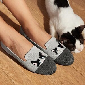 Vivaia Audrey Round Toe Embroidered Loafers Oyster Rich Grey Moo Cat Size 8/ 39